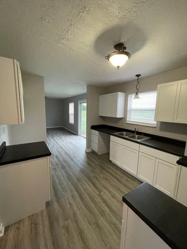 Building Photo - 2840 Rand Ln