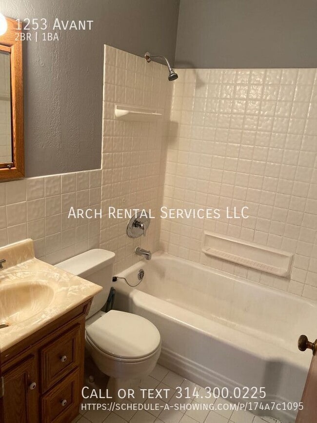 Building Photo - 1253 Avant-