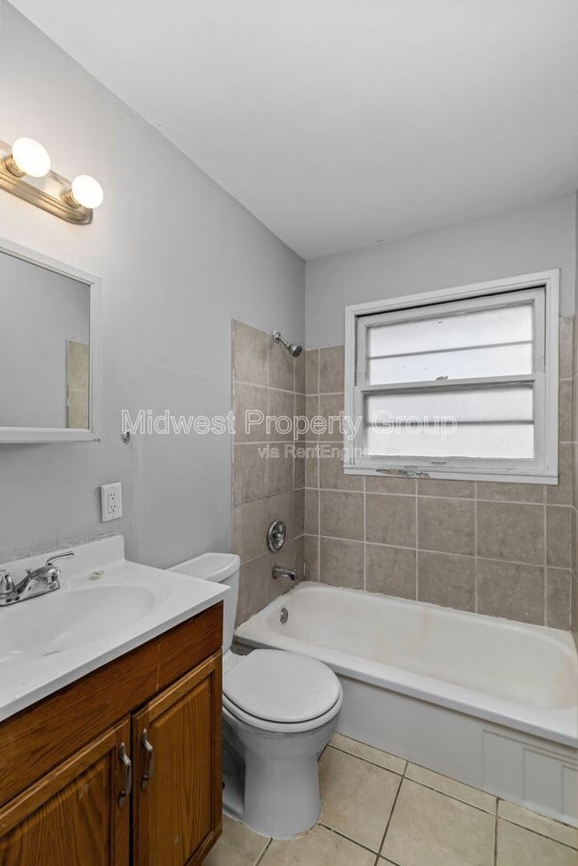 Building Photo - 405 Cameron Rd