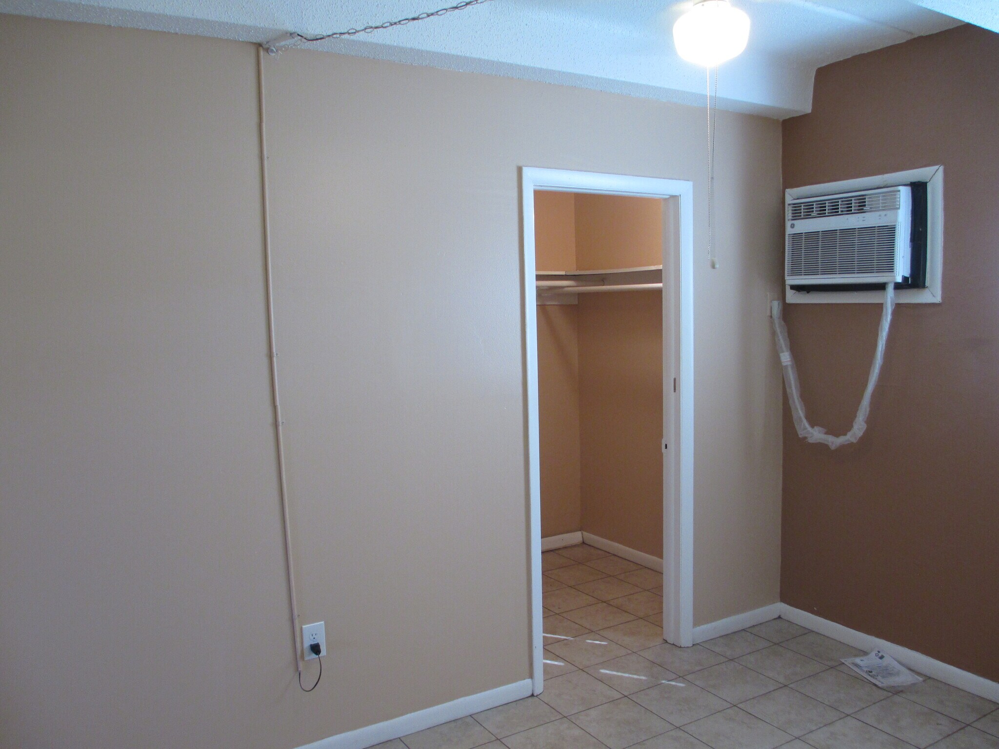 Building Photo - 1713 Dixon Blvd