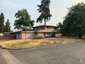 Building Photo - 2 Bedroom Duplex Near Autzen Stadium