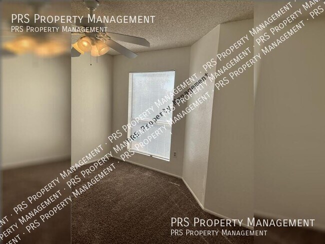 Building Photo - 1524 N Apache Dr