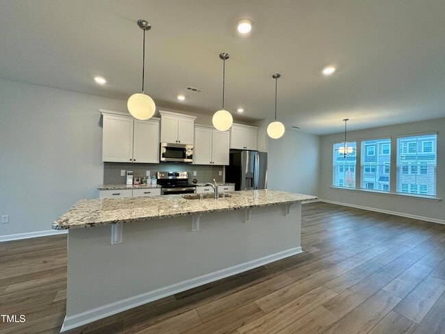 Building Photo - 209 Hickory Plns Rd