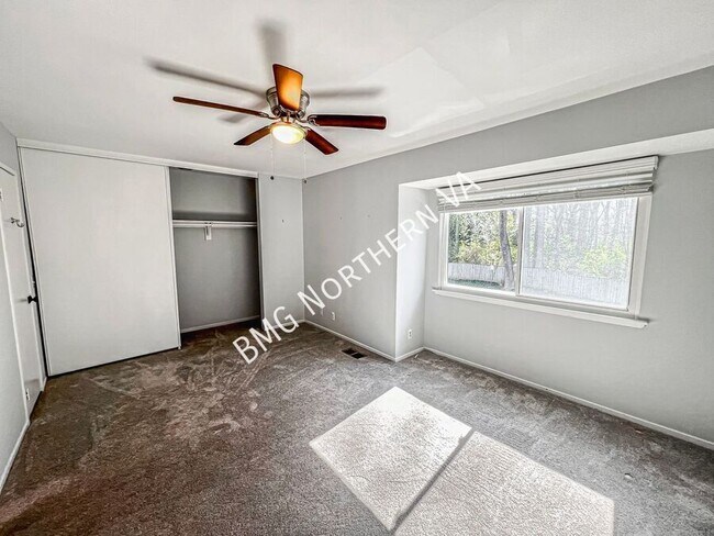 Building Photo - 2689 Glengyle Dr