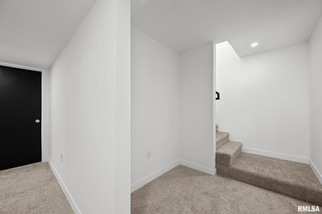 Building Photo - 813 WILLIAMS Way