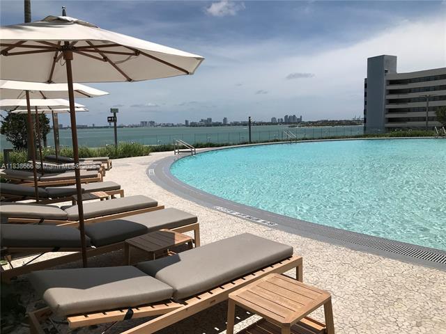 Building Photo - 650 NE 32nd St