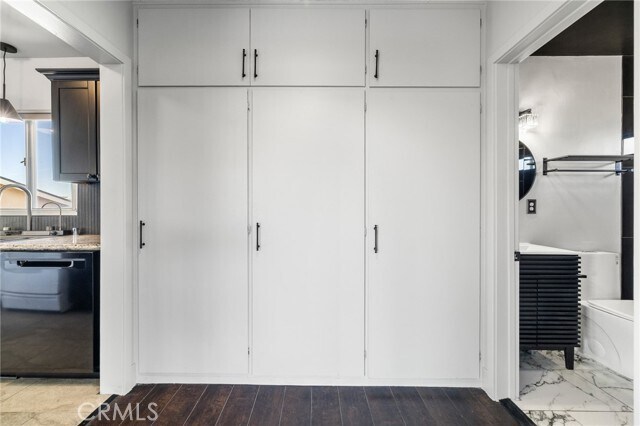 Building Photo - 3732 Dwiggins St