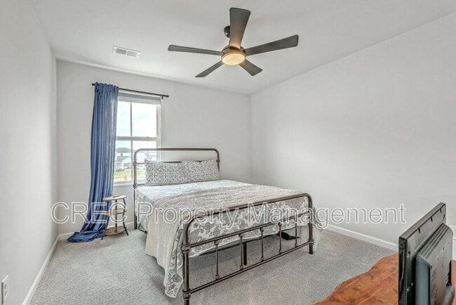 Building Photo - 302 Fox Gap Rd