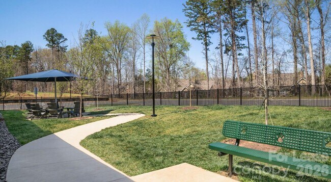 Building Photo - 4010 Waiting St