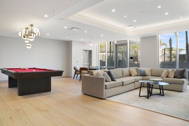 Building Photo - 400 Central Ave