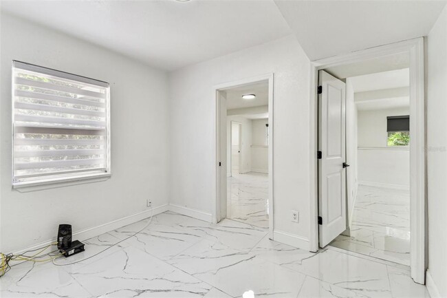 Building Photo - 4290 Neptune Dr SE