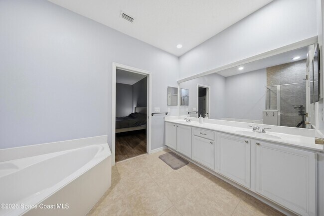 Building Photo - 2039 Tullagee Ave