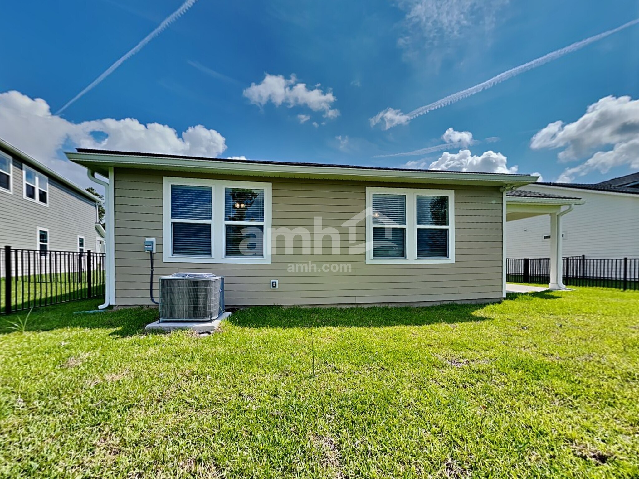 Building Photo - 370 Banyan Frst Dr