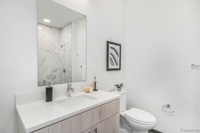 Building Photo - 7410 Kercheval Ave