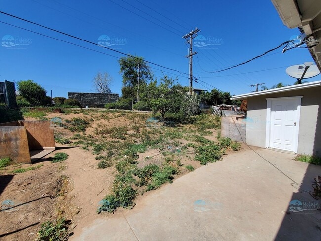Building Photo - 2B/1B Home in Fallbrook!