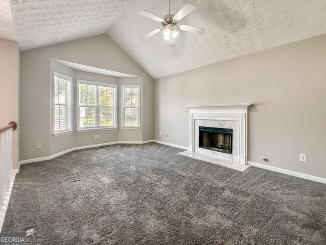 Building Photo - 335 Paradise Dr
