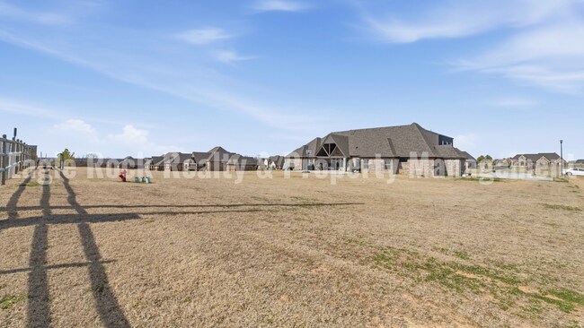 Building Photo - Owasso Executive Home for Rent (6beds/3.5baths)
