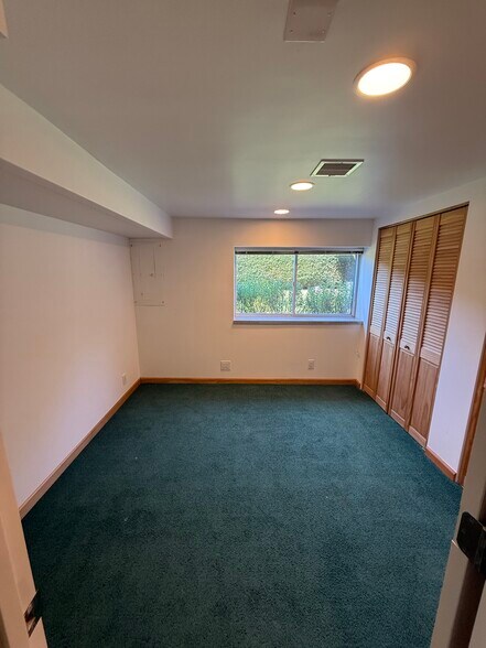 Bedroom - 306 S 193rd St