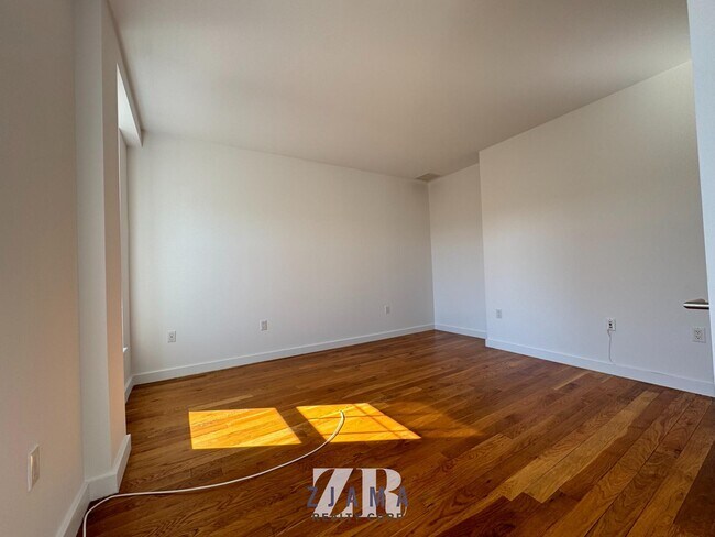 Building Photo - 123 Parkside Ave