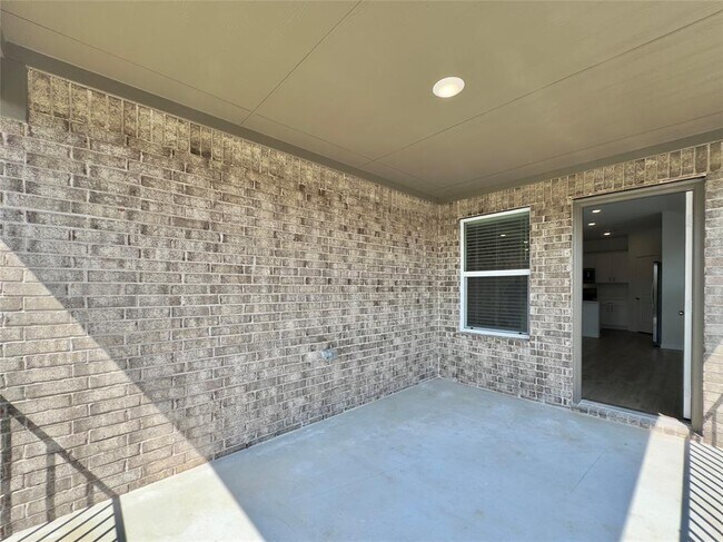 Building Photo - 1921 Buntline Hitch Dr