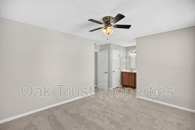 Building Photo - 220 Cornell Dr
