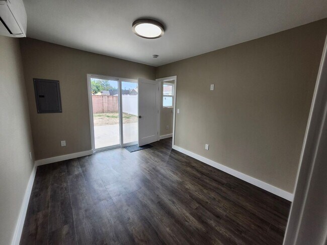 Building Photo - 13420 Harvest Ave