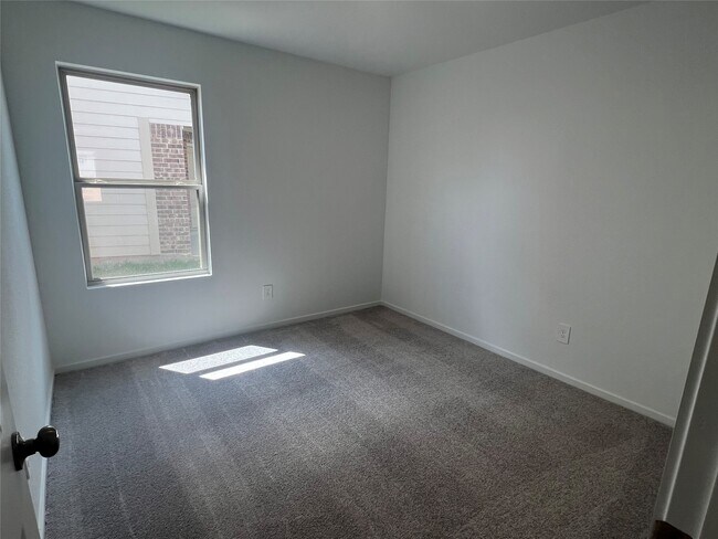 Building Photo - 14780 S Ascot Bnd Cir