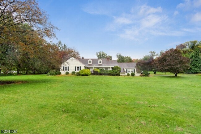 Building Photo - 267 Anderson Rd