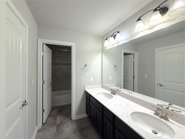 Building Photo - 2900 Browntop Ct