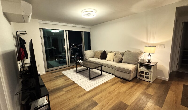 Building Photo - 1515 Liona St