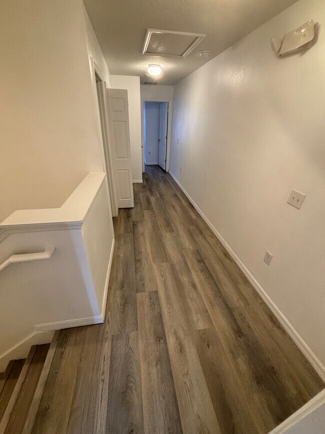 Building Photo - 5155 Regatta Dr