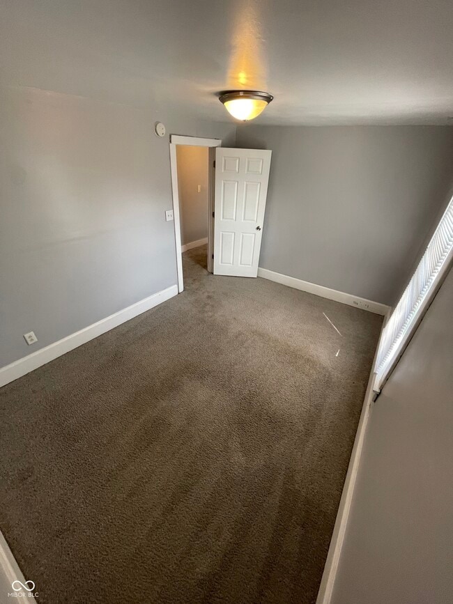 Building Photo - 93 S 5th Ave