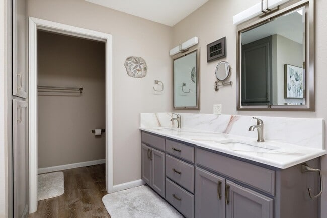 Building Photo - Stunning View Home In Oak Harbor! Availabl...