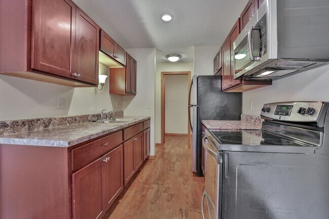 Building Photo - 6001 E Viking Blvd