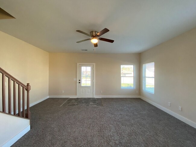 Building Photo - Home for Rent in McCalla, AL! Available to View Now!!!