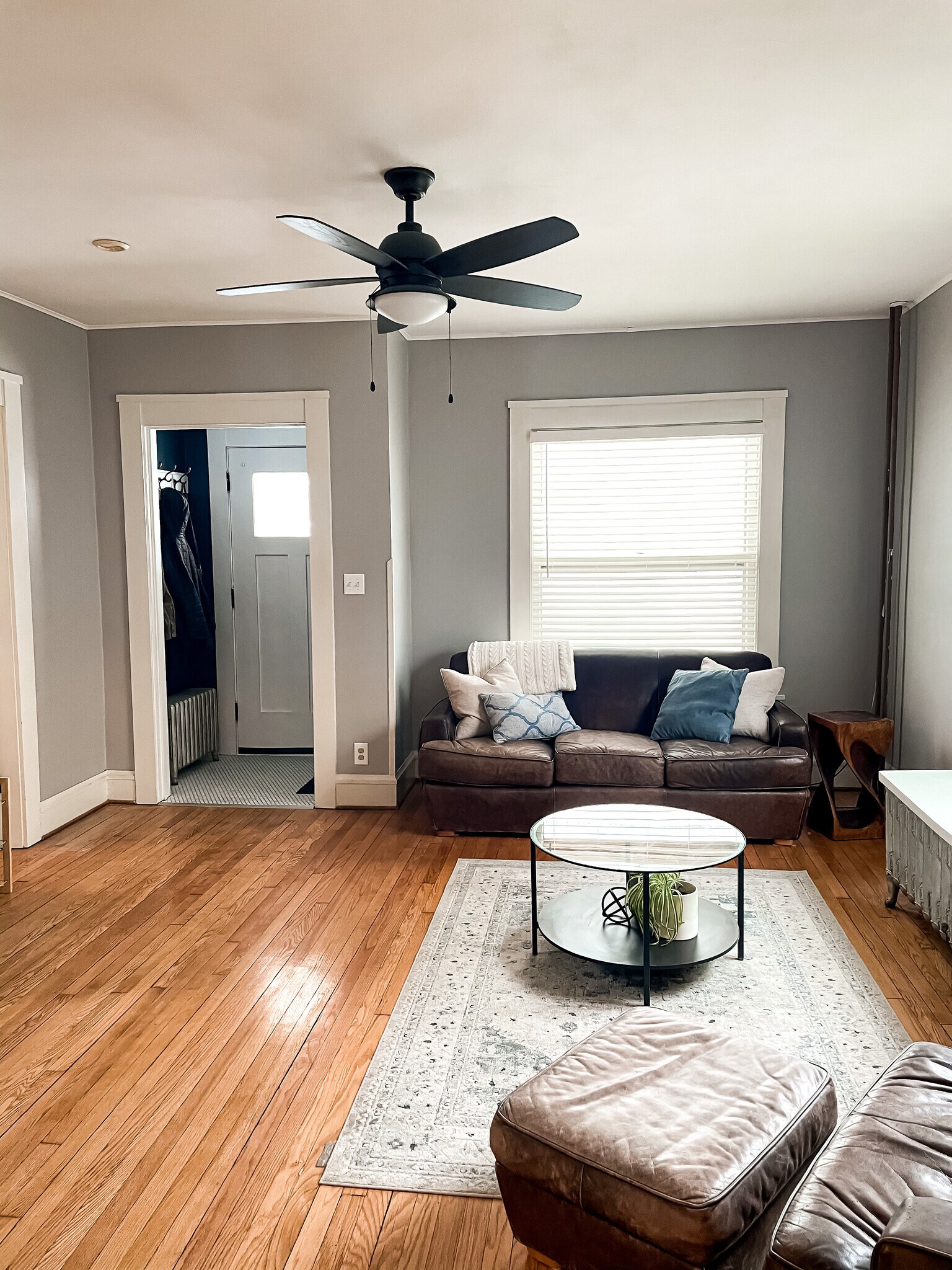 Living Area - 2332 E Washington Ave