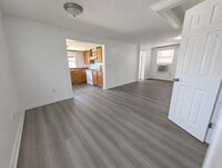 Building Photo - 18550 SE 24th Pl