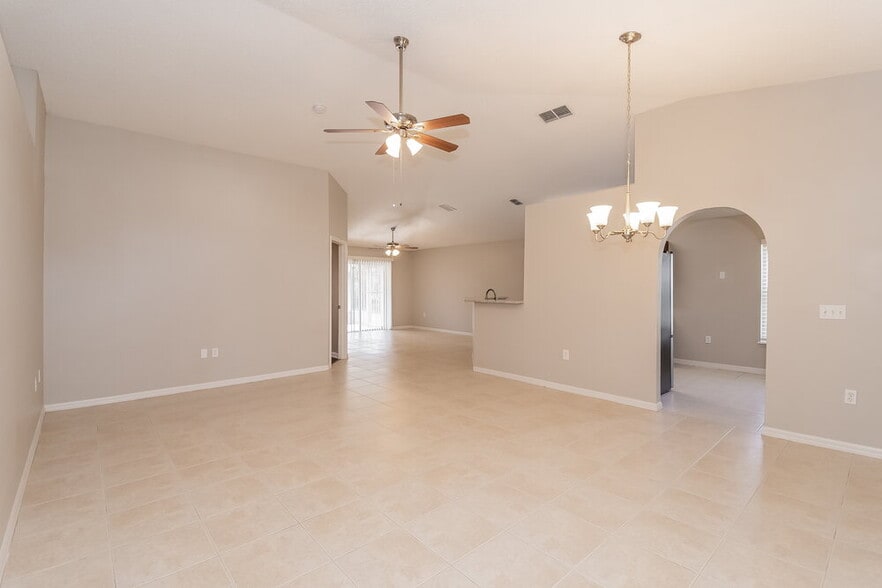 Building Photo - 7390 Overland Park Blvd