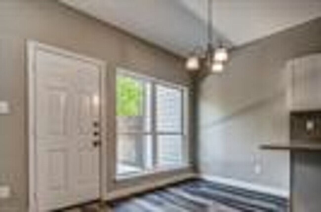 Building Photo - 3258 Wexford Dr