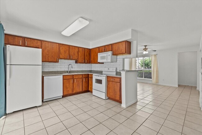 Building Photo - 3506 Cove View Blvd