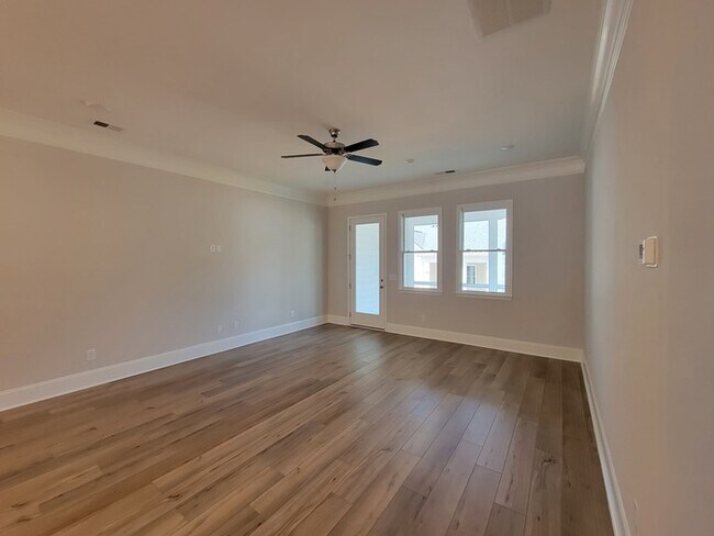 Building Photo - Beautiful Townhome for Lease in Kennesaw