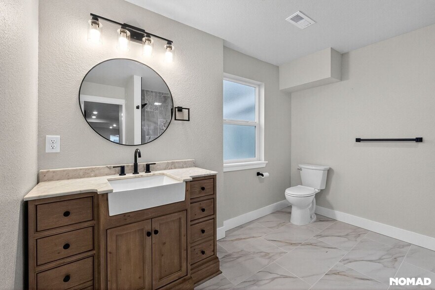 Building Photo - 1615 W Mulberry St