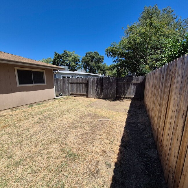 Building Photo - 3332 Jayanne Way