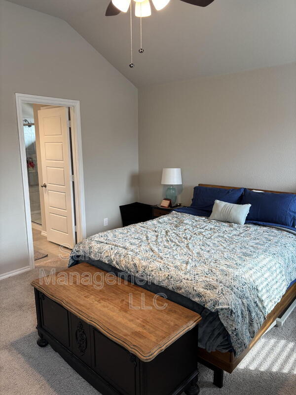 Building Photo - 5745 Brookville Dr