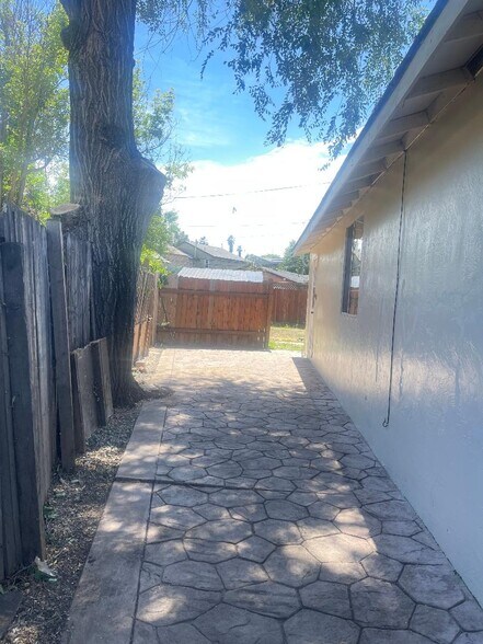 Building Photo - 669 Adagio Way