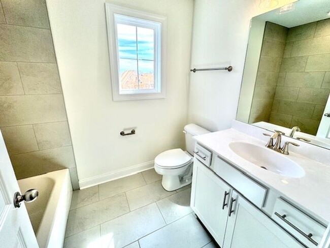 Building Photo - Move In Special! Half off June Rent with M...