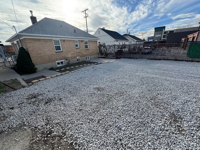 Building Photo - 1079 E 3300 S