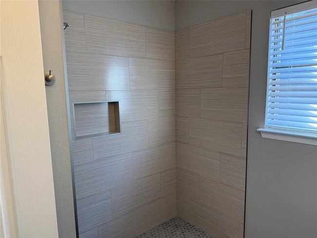 Building Photo - 10008 Barrington Cove