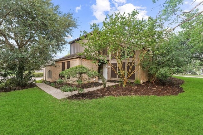Building Photo - 18118 Lakeside Ln