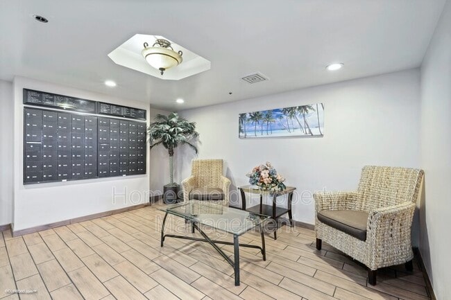 Building Photo - 5895 Friars Rd